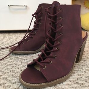 Mossimo burgundy heels